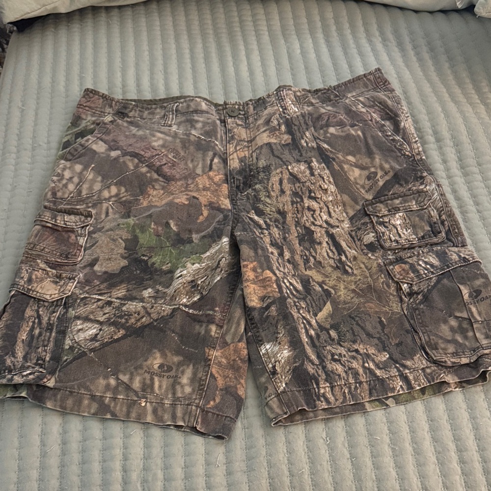 Mossy Oak Men's Woodland Camo Cargo Shorts
